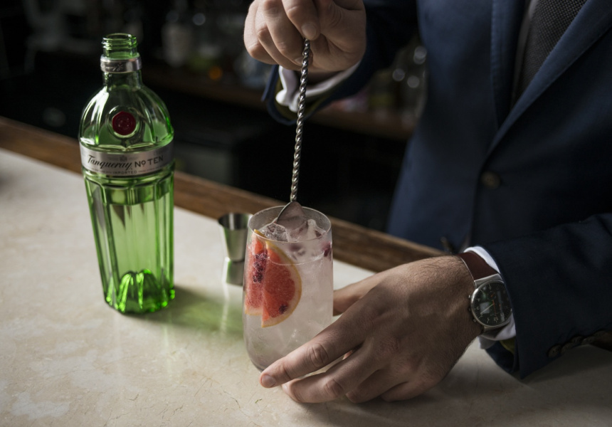 Gin & Tonic garnish: dried pomegranate seeds and sliced grapefruit
