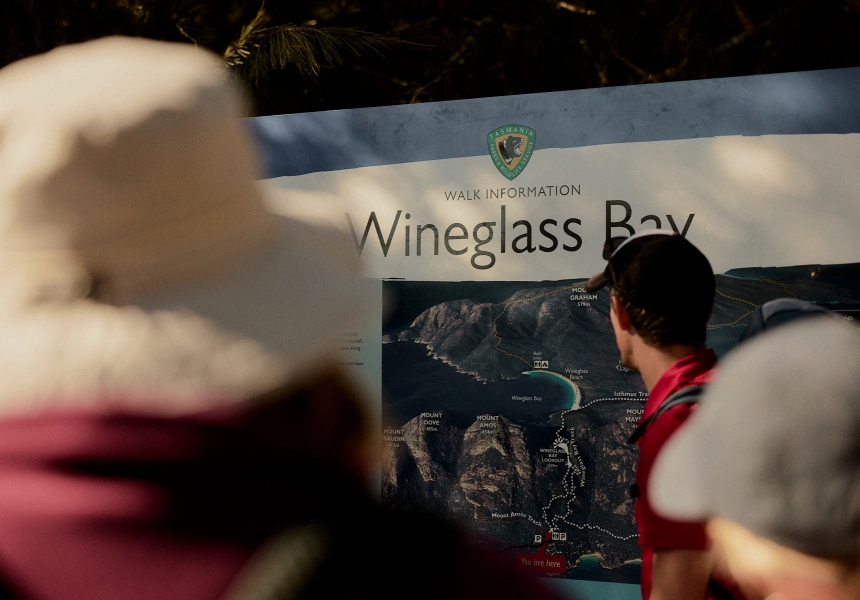 The trailhead at Wineglass Bay
