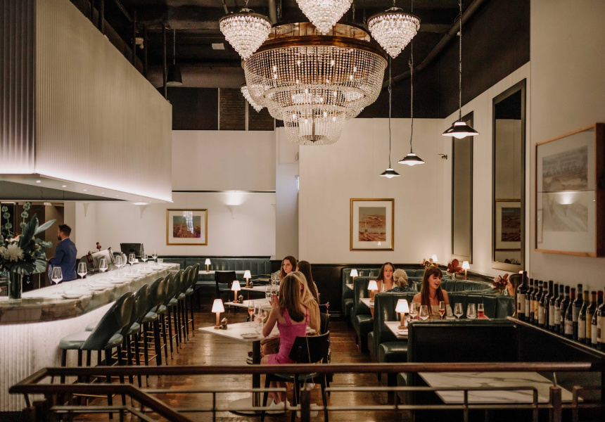 First Look Beef Wellington and Martini Carafes at Rothwell’s, a Beautiful New Bar and Grill in