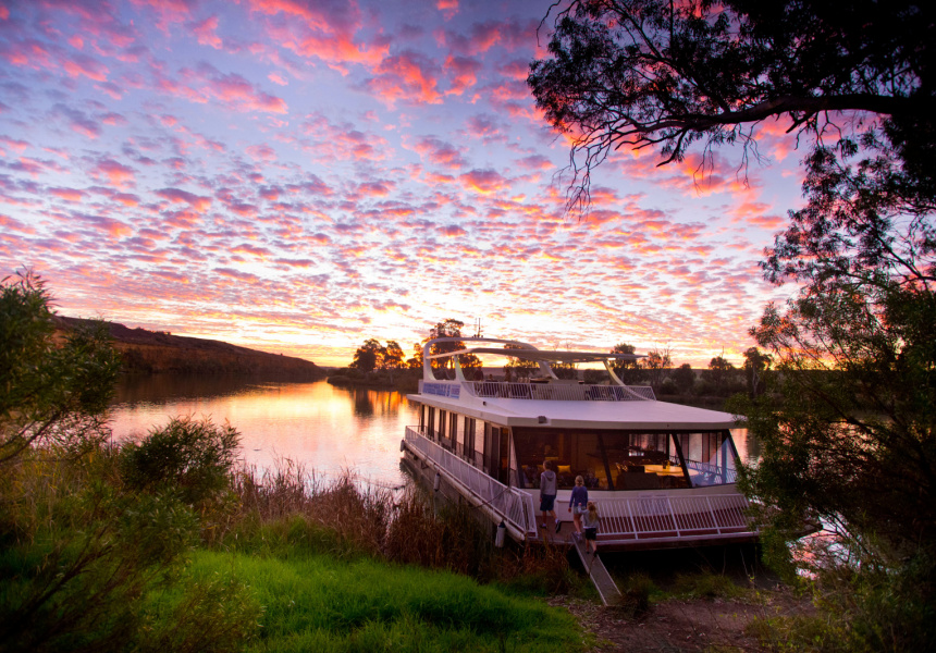 Murray River Houseboat
