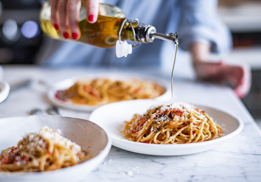 Recipe: Lucy Tweed’s Comforting, Garlic-Heavy Midnight Pasta