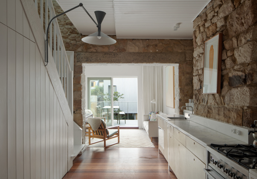 Rock Solid: Sandstone’s Stylish Comeback in Home Design