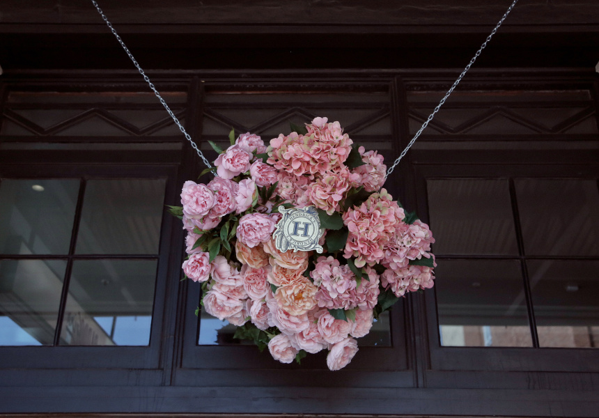 Floral Artist Dr Lisa Cooper Shares Her Tips For Styling Your Own Bouquets