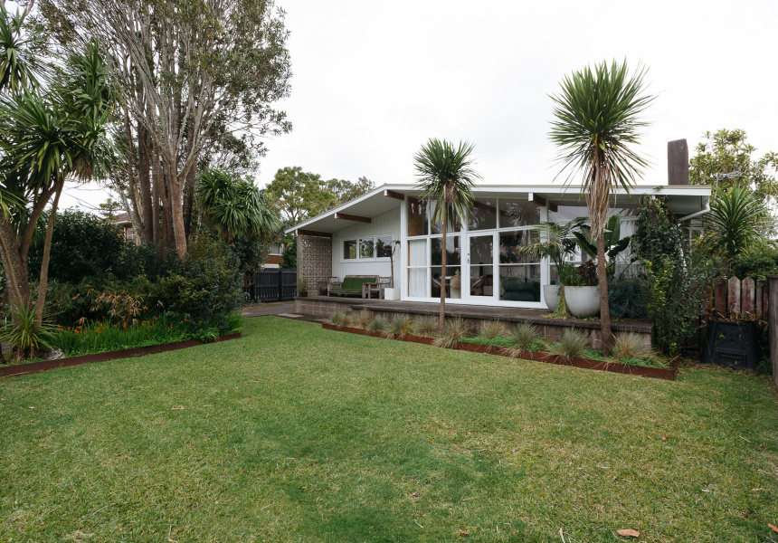 Home Visit: Emily Blanchett and Tim Slane’s Light-Filled Mid-Century Haven in West Auckland