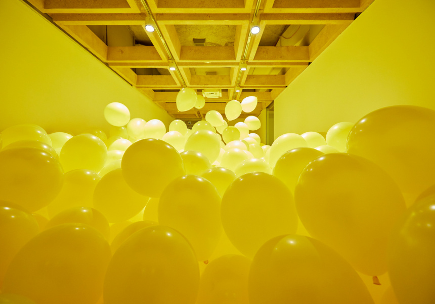 Martin Creed
Work no 2821
2017, yellow 11-inch balloons,
installation dimensions variable,
Art Gallery of New South Wales, purchased
with funds provided by the Mollie and Jim
Gowing Bequest and Atelier 2017
© Martin Creed

