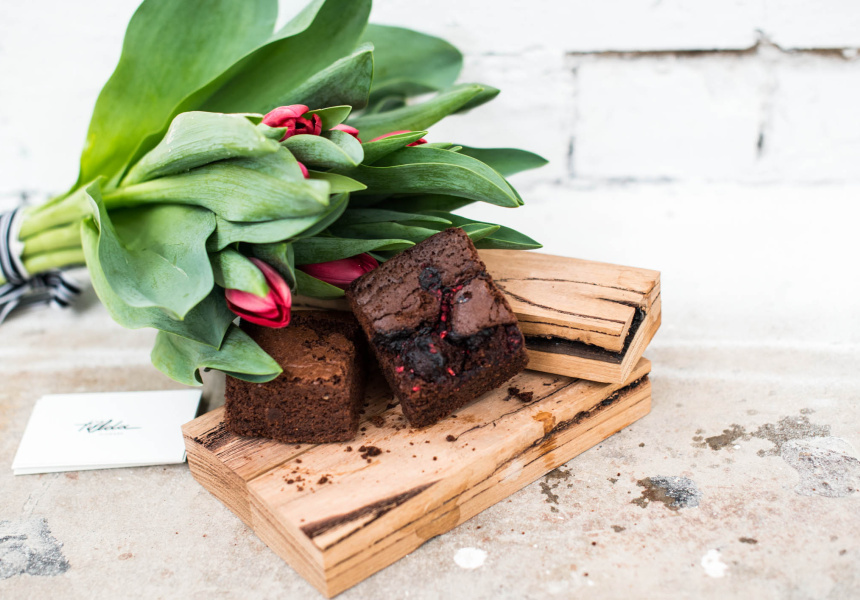 Tillda Flowers & Brownies
