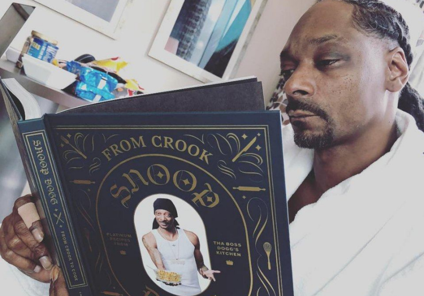 Snoop Dogg Is A Culinary Connoisseur And Cookbook Author And You Can Get His Dishes Dropped To Your Door Like It S Hot