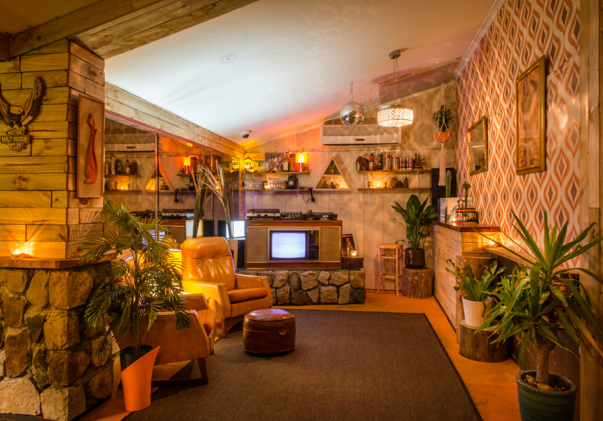 Leonard’s House of Love Now Delivers Old-School Burgs, DIY Spritzes and Vacuum-Sealed Picklebacks