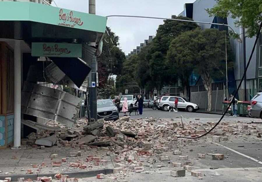 Windsor’s Betty’s Burgers, on Chapel Street, Substantially Damaged by This Morning’s Earthquake