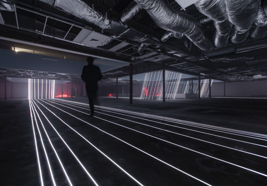 Meagan Streader
Slow Rinse
2019
site specific installation,
electroluminescent wire.
5
000.0
x 500.0
x 4000.0
cm
© Meagan Streader and
MARS Gallery
