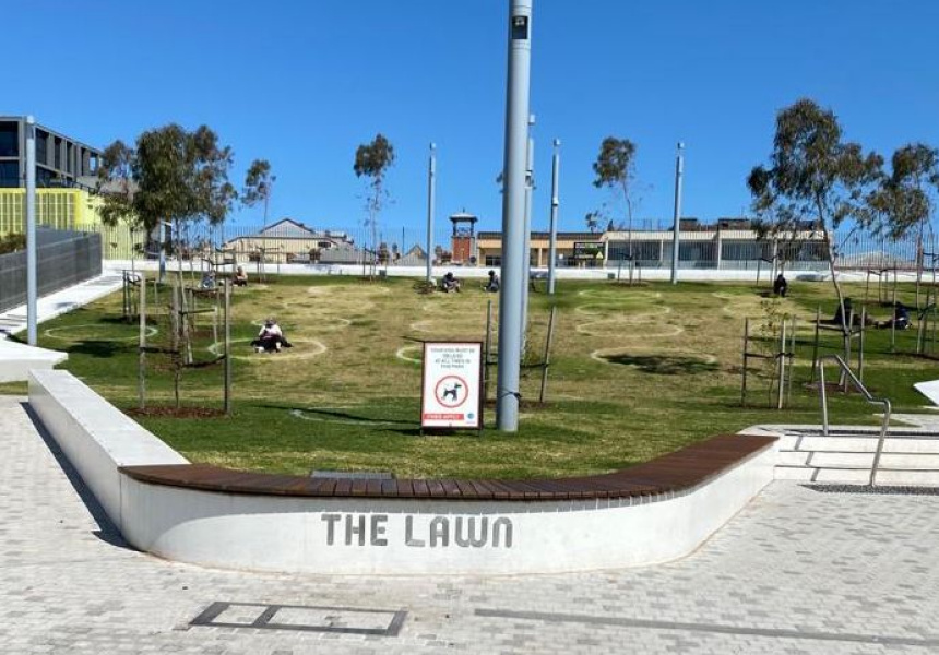 A Prahran Park Now Has 1.5-Metre-Spaced “Social Circles” Painted on the Grass