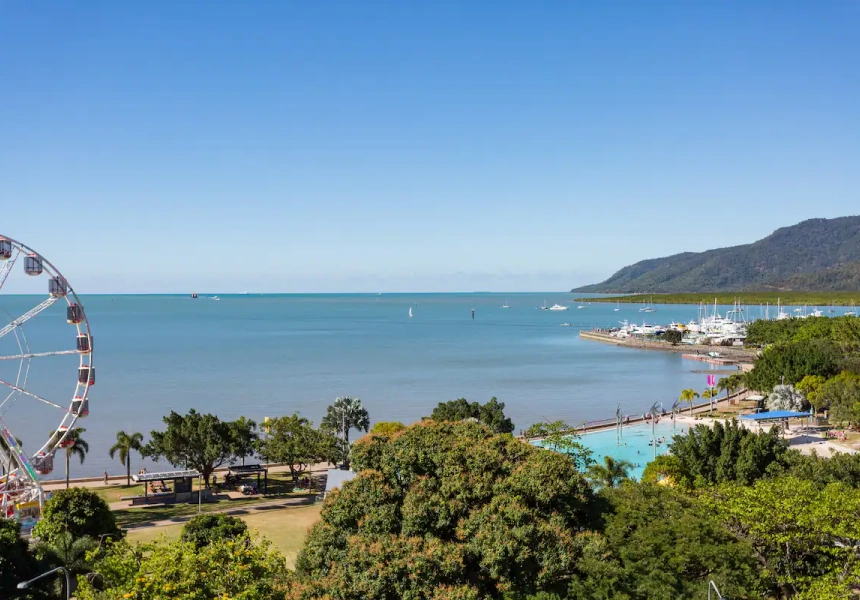 Coral Sea Penthouse, Cairns City
