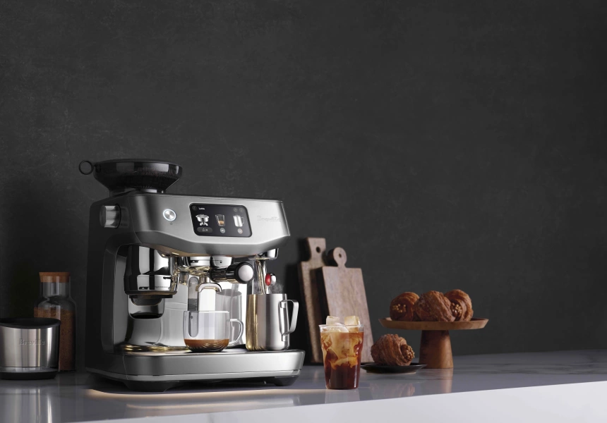 Breville’s New Coffee Machine Delivers a 22-Gram Dose of (That’s That Me) Espresso