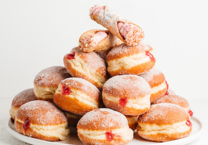 HotJamDoughnut Cannoli at Cannoleria