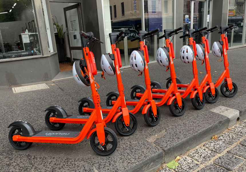 Nogen forvisning Crack pot Road Test: We Took Melbourne's New E-scooters For A Spin, And Lived To Tell  The Tale