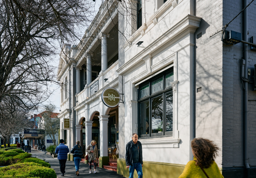 First Look: Historic Yarra Valley Pub Healesville Hotel Gets a Classic and Cool Retro Revamp