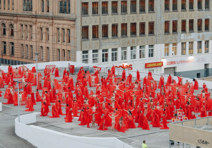 Behind the scenes of Tunick's 2018 Melbourne shoot
