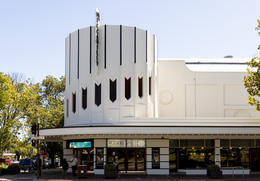 A Hidden Cinema Screen, a Restored Mural, and Plenty of ’40s Charm The