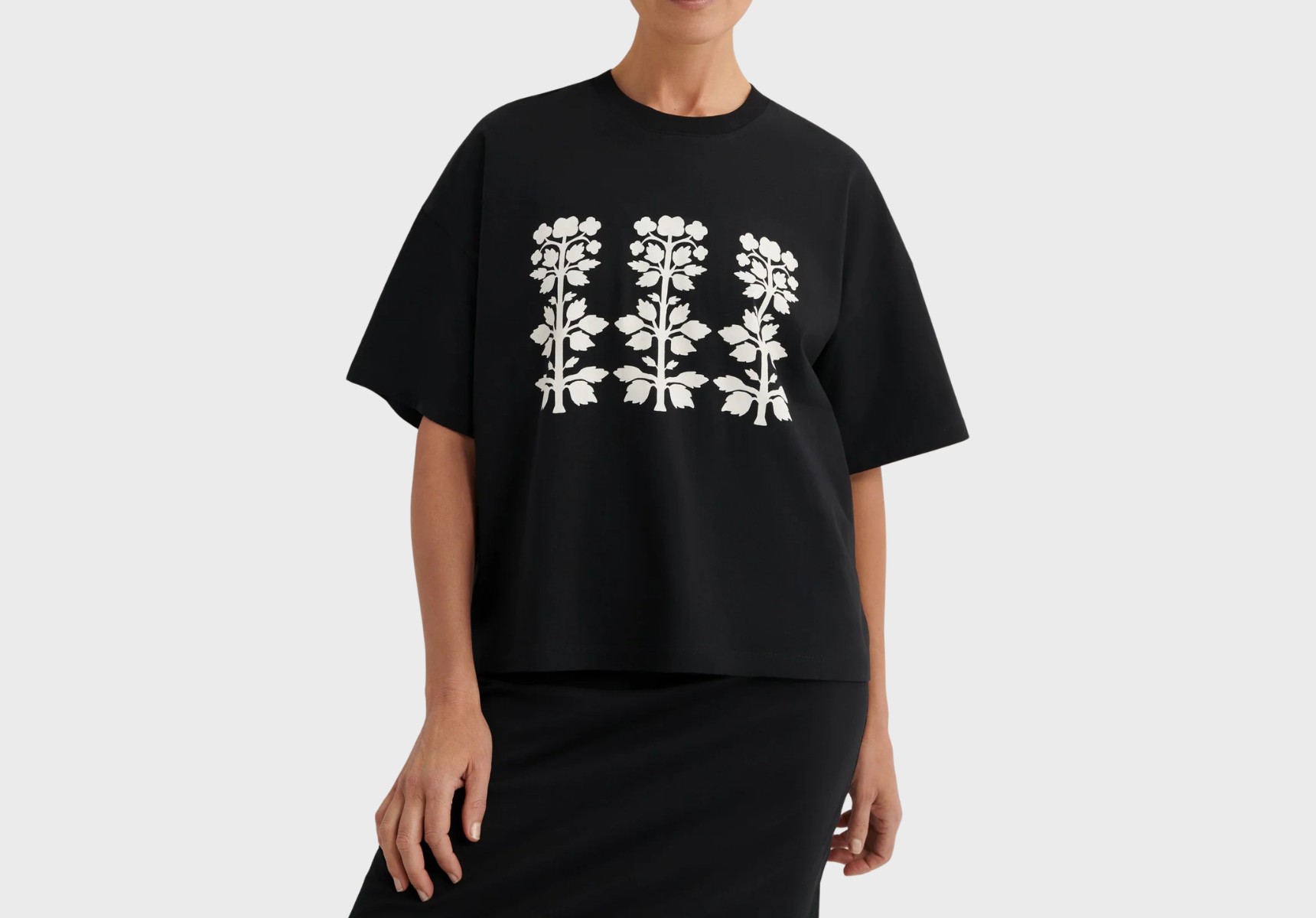 Kowtow Motif tee