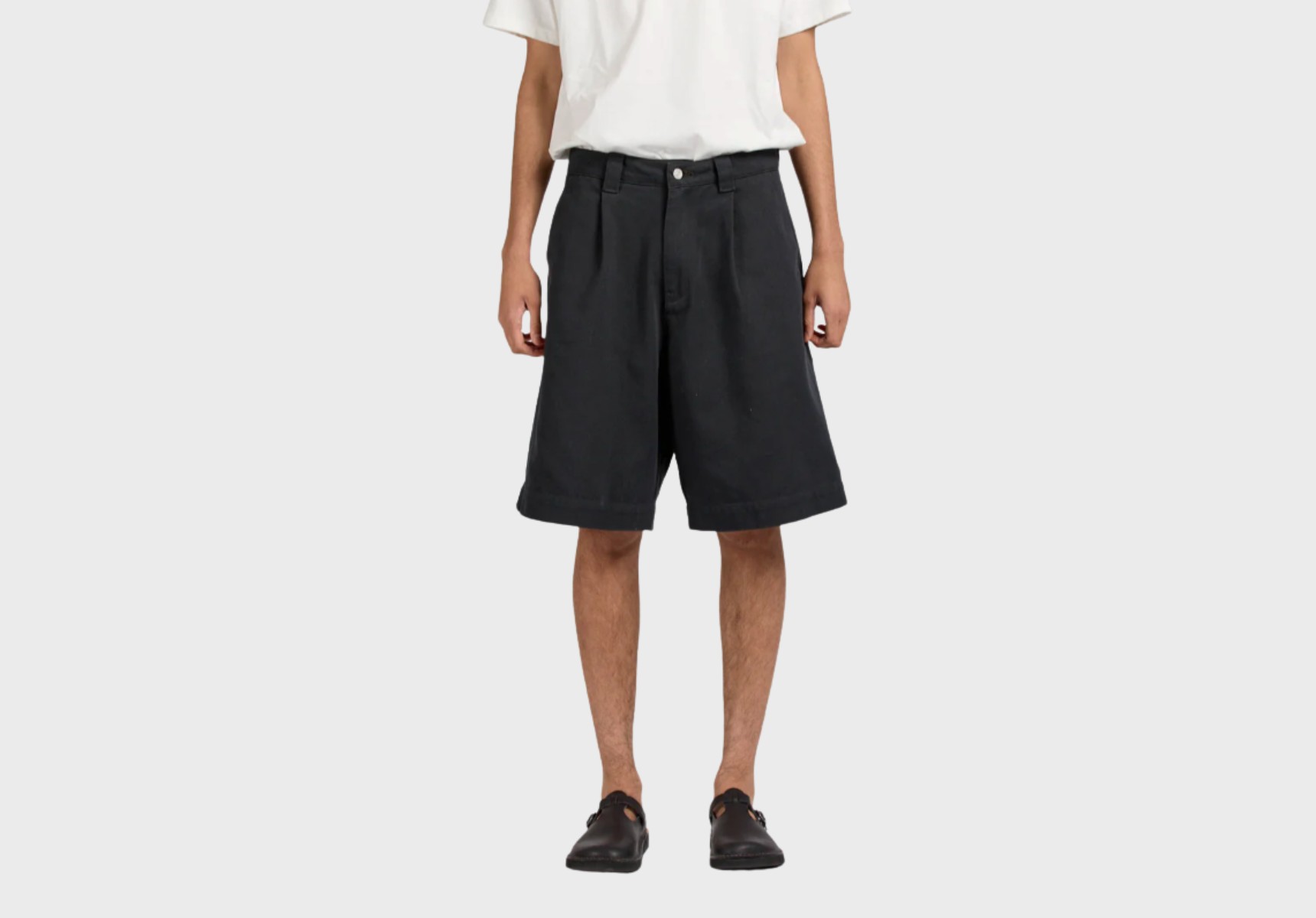 Handsome Service short