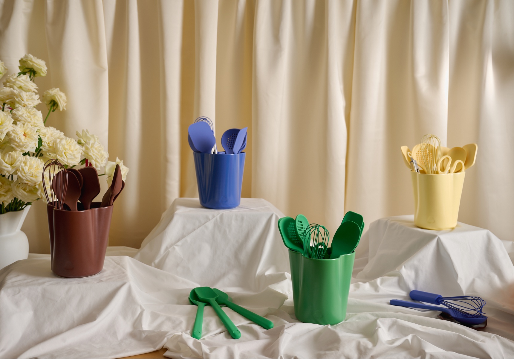 Assorted Bunch kitchenware discount deal