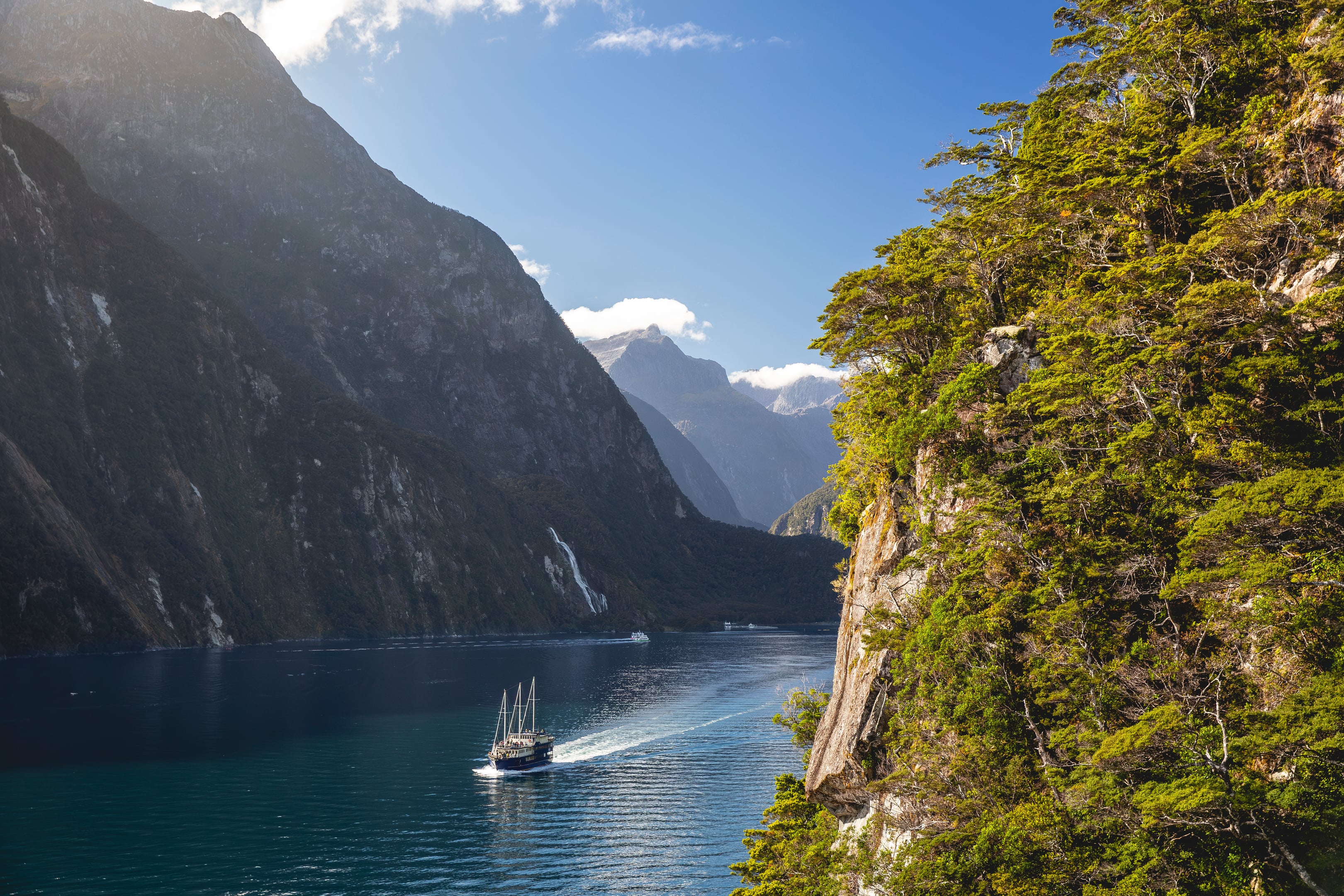 Milford Sound, Fiordland · Courtesy of 100% Pure New Zealand