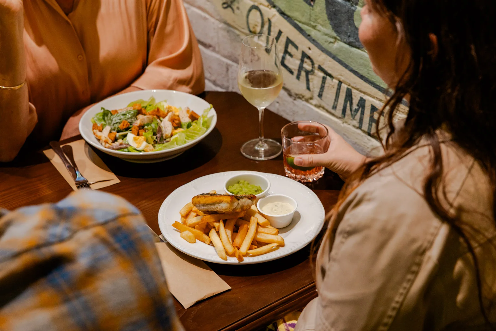 Problerly The Queen’s Arms Is Giving Perth CBD a Properly British Pub | Broadsheet