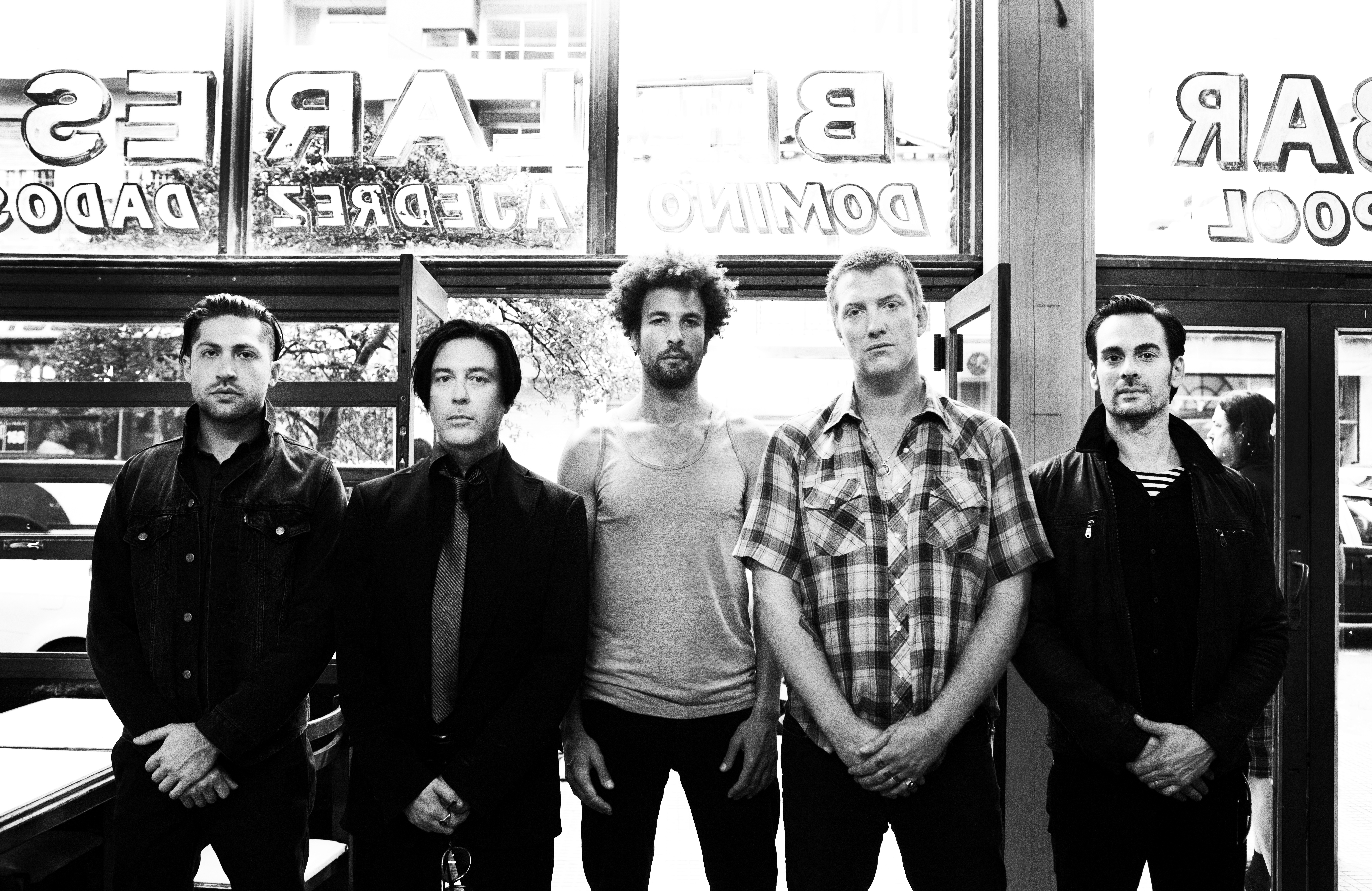 Группа queens of the stone age