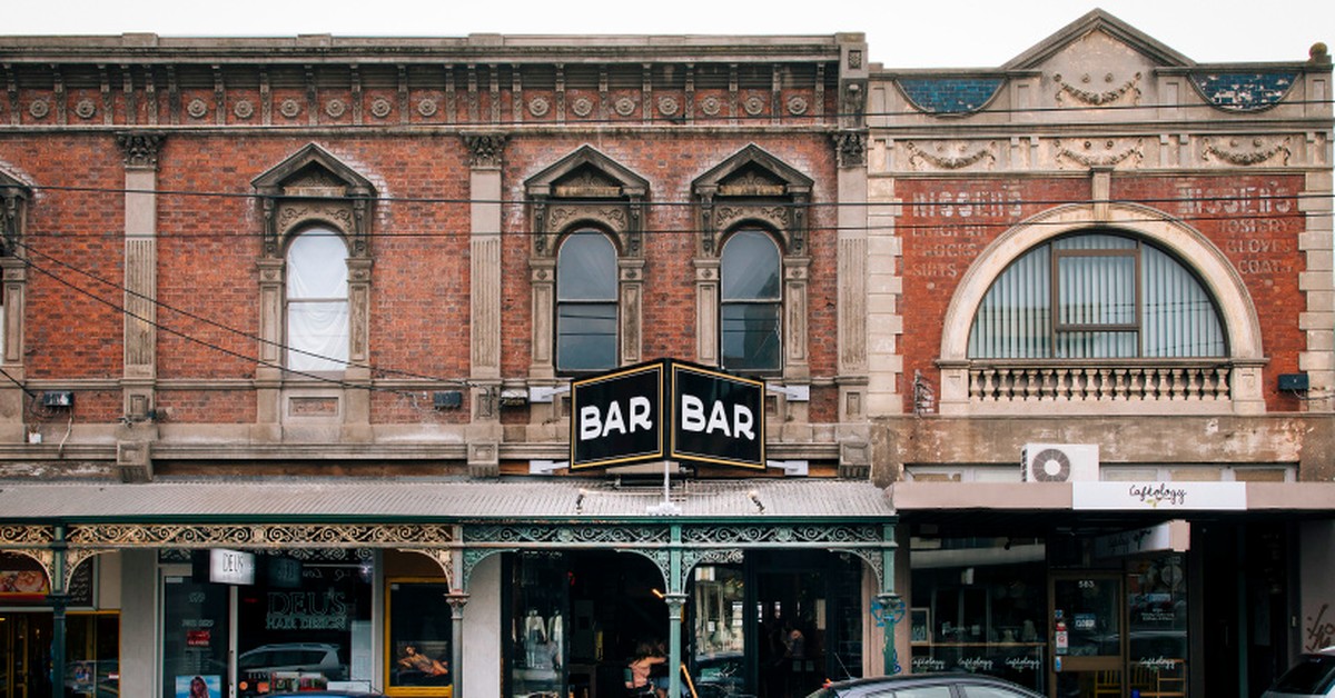 A Neighbourhood Bar Inspired by 1960s Americana