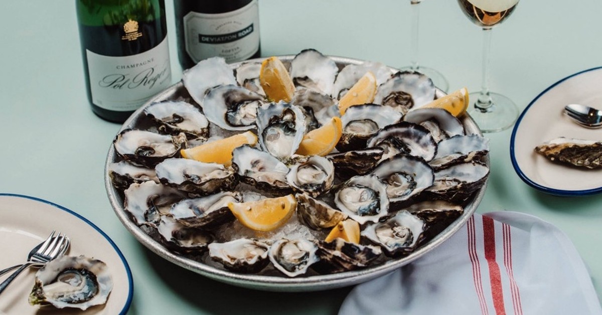 A MonthLong Oyster Festival at Sean’s Kitchen