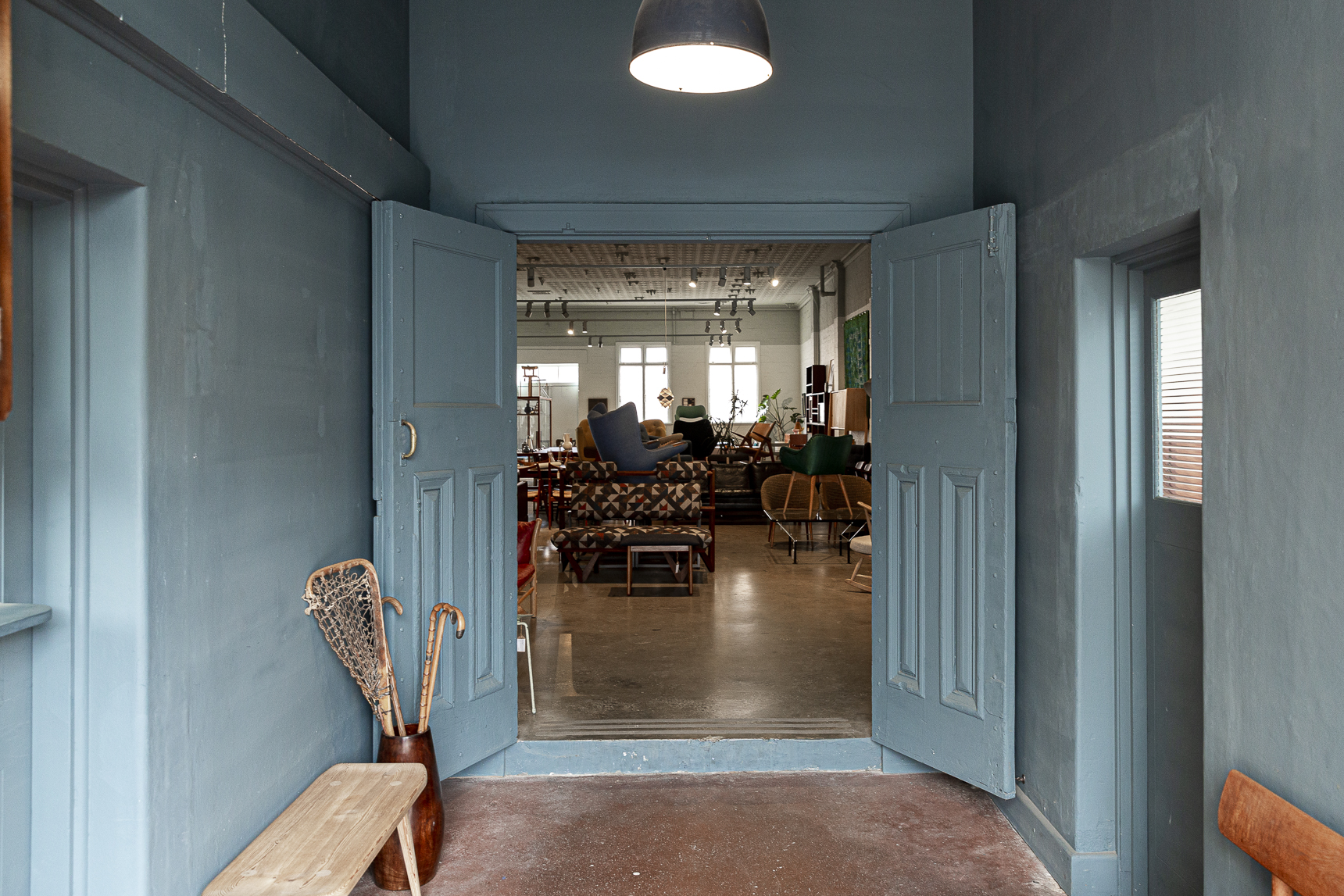 A Guide to MidCentury Furniture Stores Around Australia