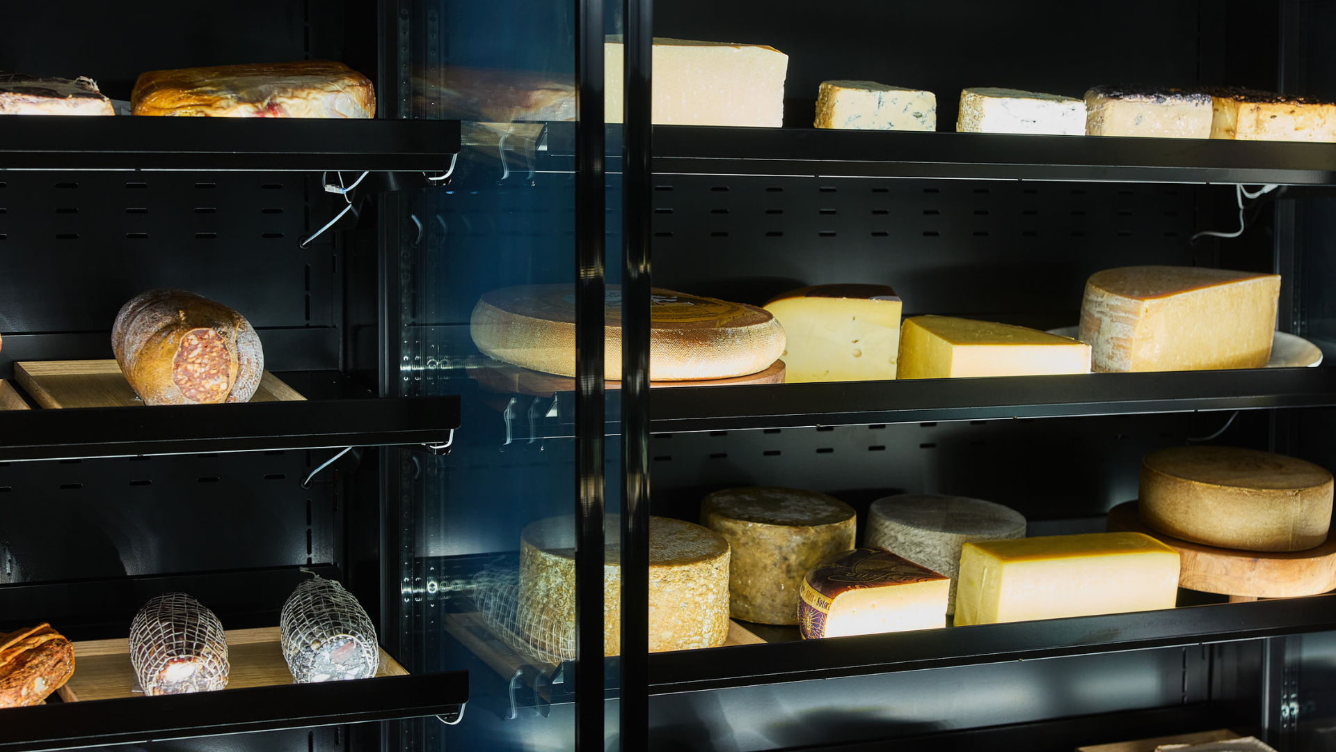 Una | Courtesy of Etymon / Steven Woodburn